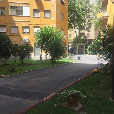 Female Dormitory For Only Female Bed & Breakfast Rome Exterior photo